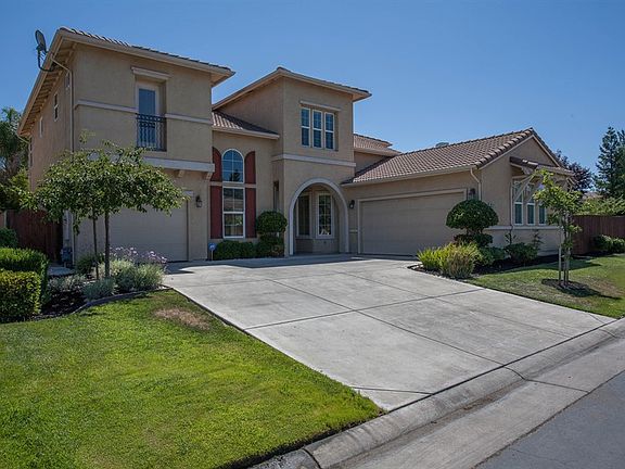 2nd image of 6016 Riverbank Cir