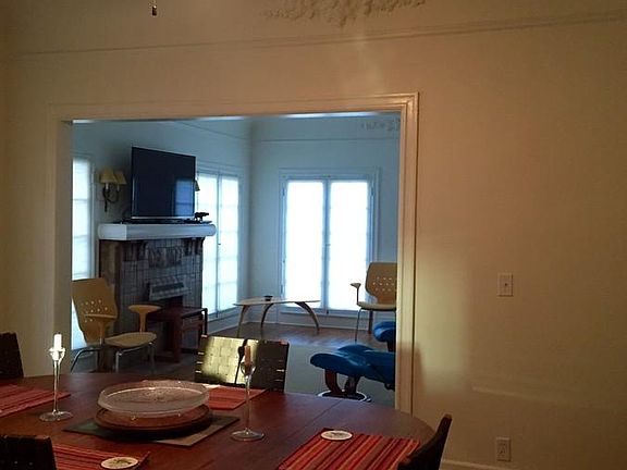 5th image of 833 S Mariposa Ave APT 202