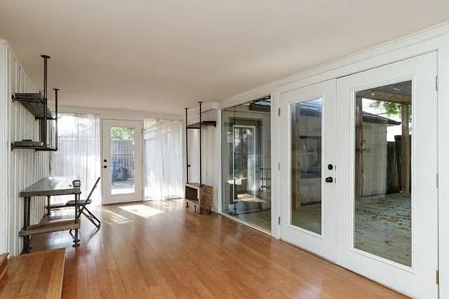452 Delaine Dr — Photo 7