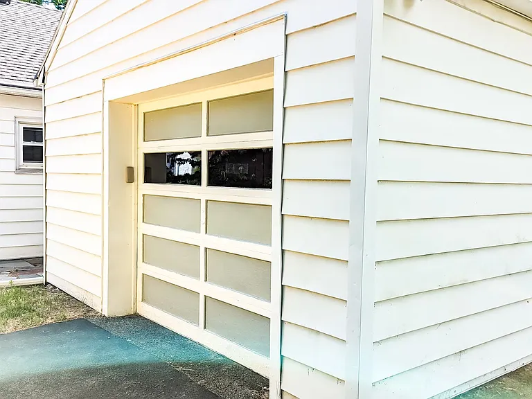 1 Dresden Ct — Photo 2