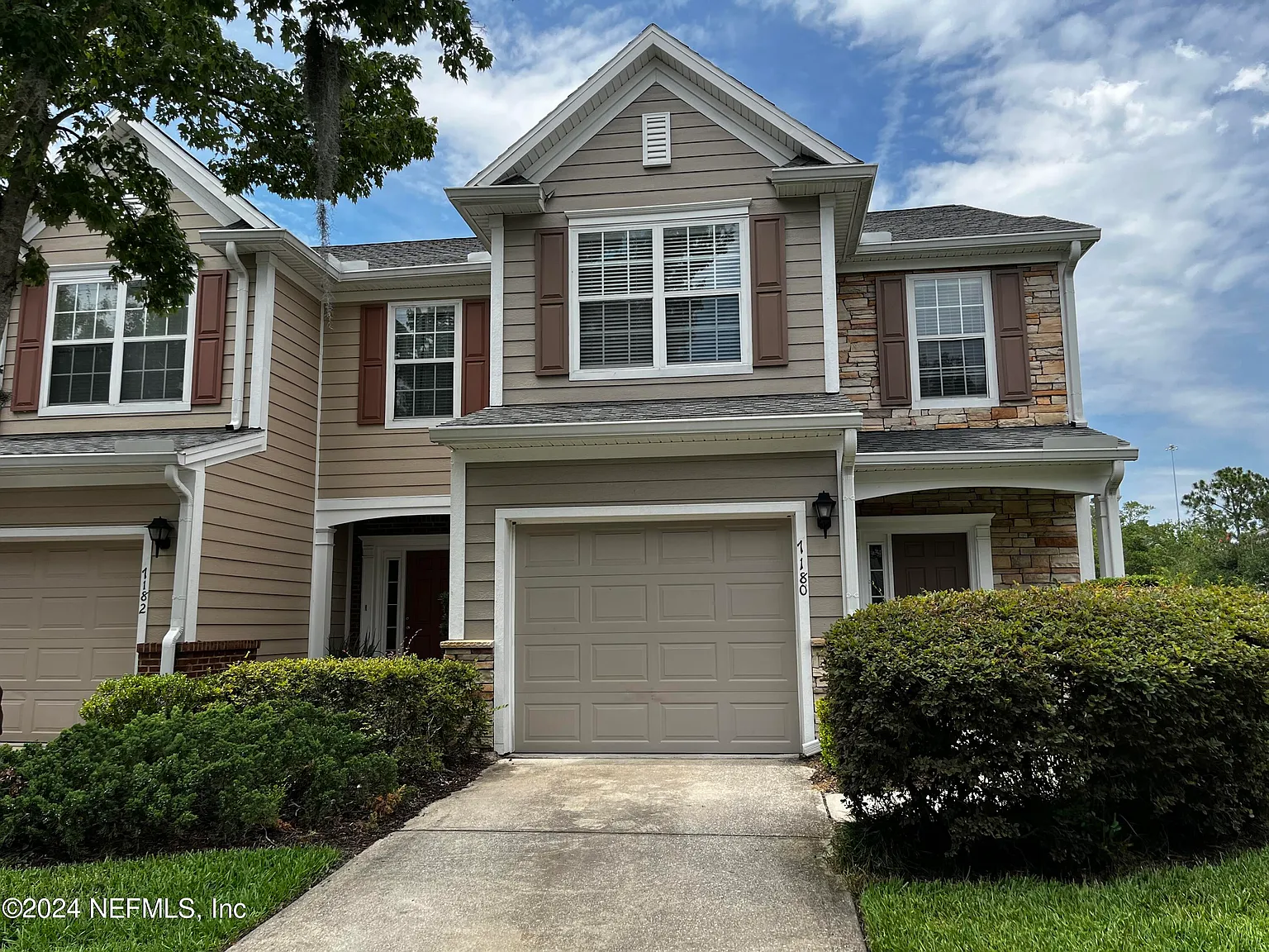 3 bed, 2.5 bath, 1528 sqft, $2,000 — Photo 2