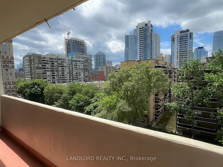 40 Homewood Ave #811 — Photo 8
