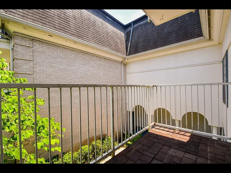 2601 Bellefontaine St — Photo 11