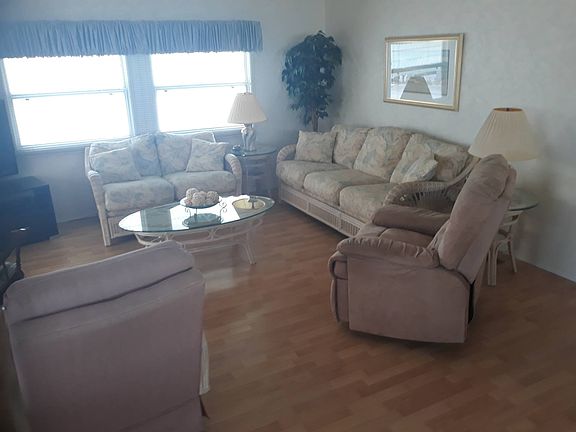 4th image of 9205 46th Ave N #142