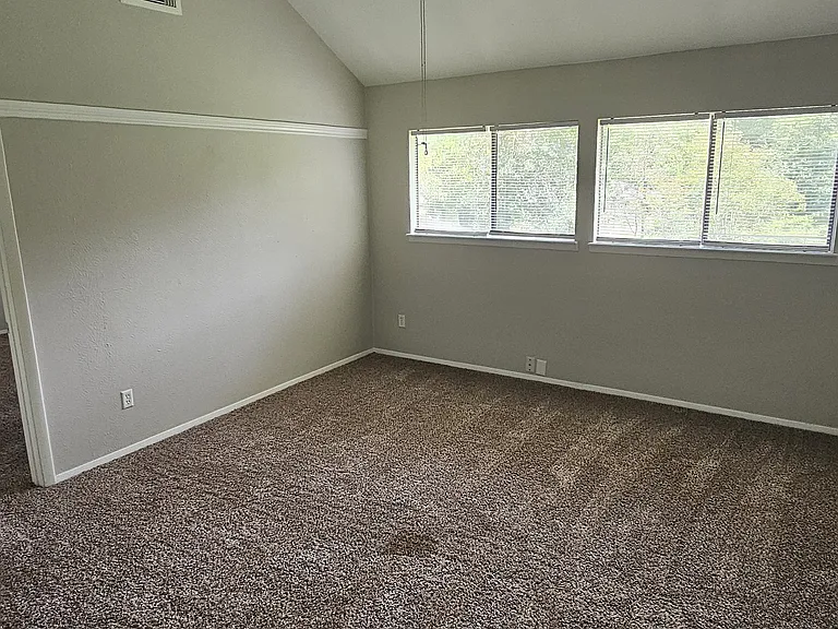 6627 Fallengate Dr — Photo 3