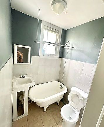 5th image of 2031 W Oxford St