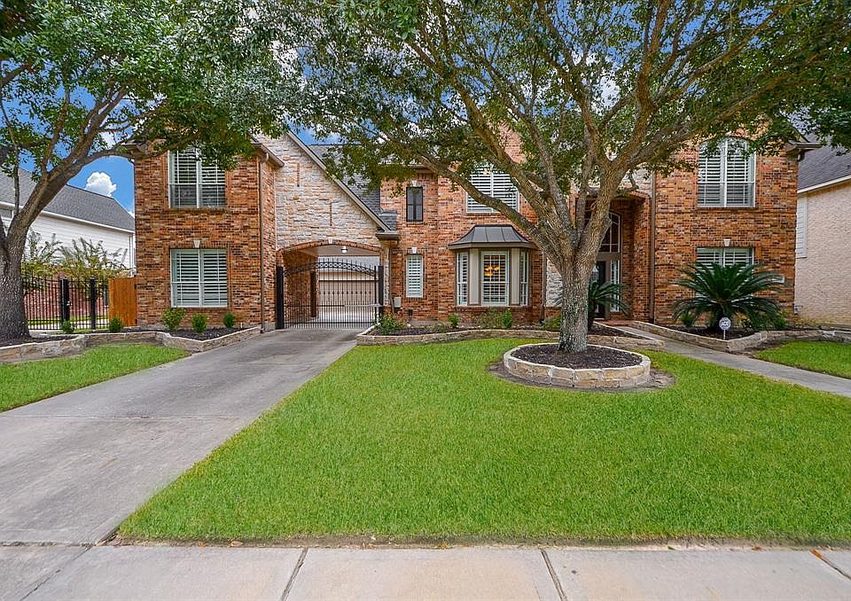 1st image of 13902 Greenwood Manor Dr