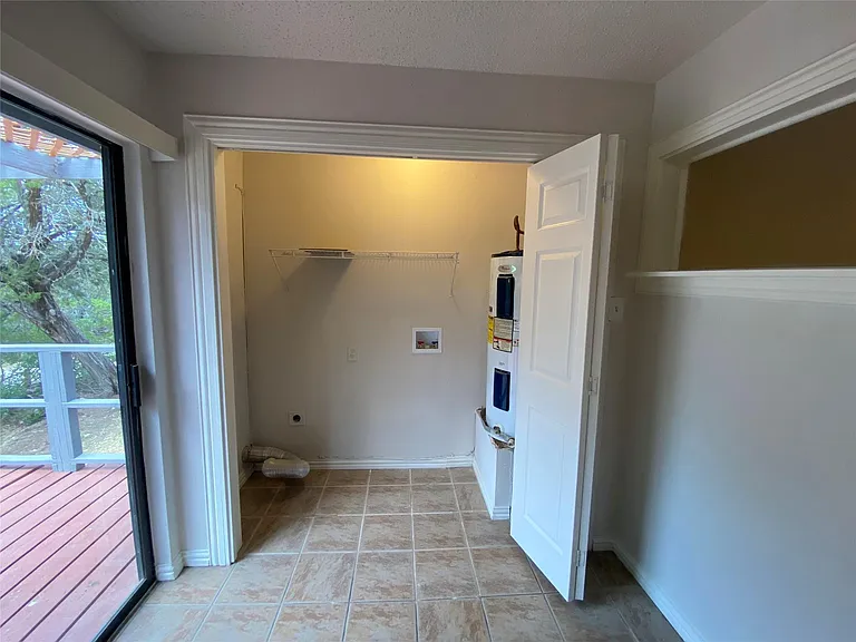 1516 Lisa Dr #B — Photo 9