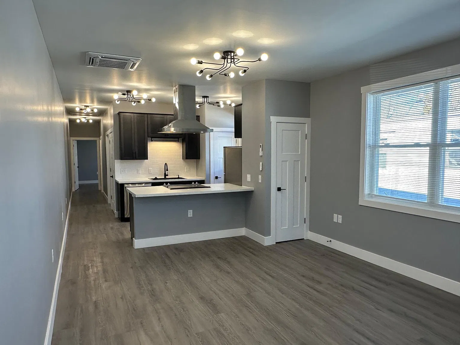 2 bed, 900 sqft, $1,400 — Photo 1