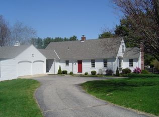 92 Seaverns Bridge Rd, Amherst, NH 03031