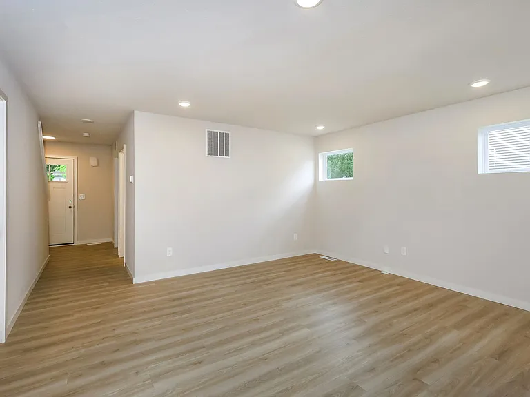 1835 Kingfisher Cir — Photo 9
