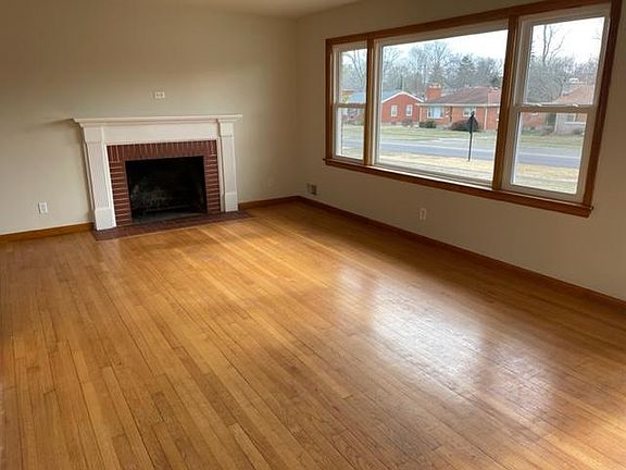5th image of 12209 Meadow Ln