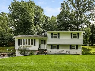 18 Birch Ln, Mahopac, NY 10541