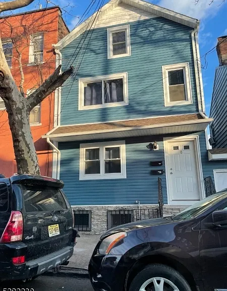 6 Adams St #1 — Photo 1