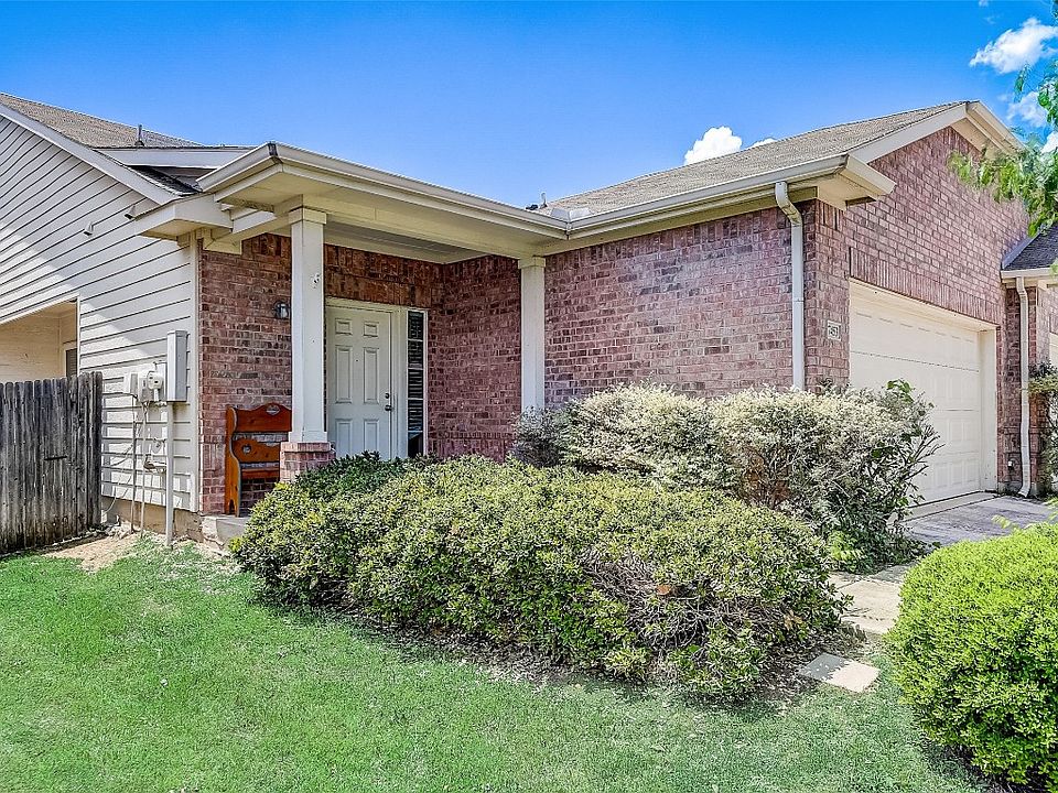 1st image of 7453 Howling Coyote Ln
