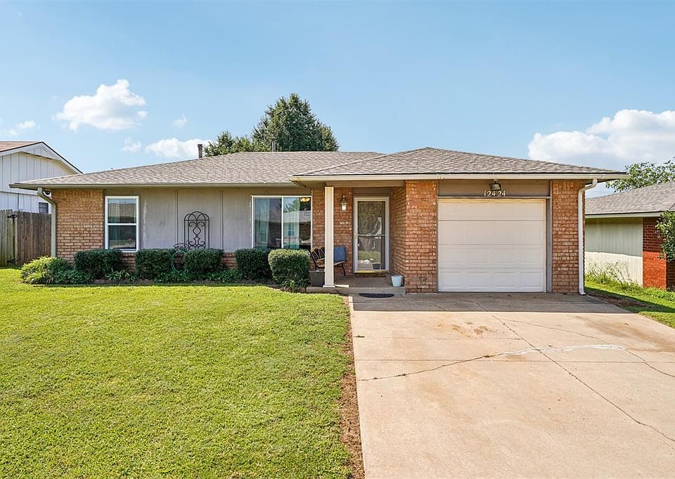 1st image of 12424 Southgate Dr