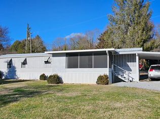 86 Maples Park Dr, Franklin, NC 28734