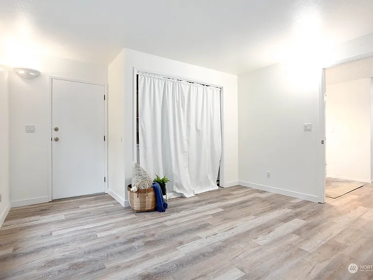 475 Barnes Rd — Photo 14