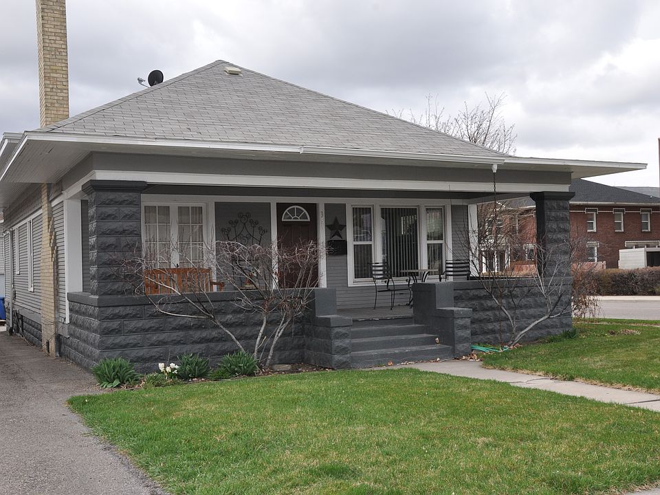 Large front porch