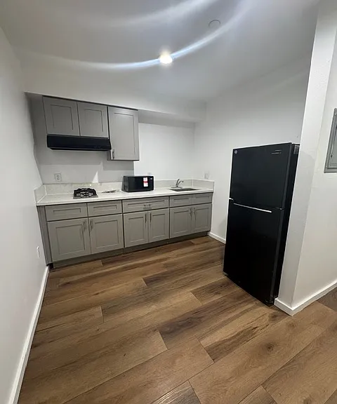 325 N Fickett St — Photo 1