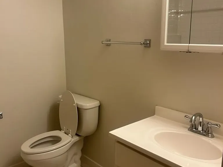 702 Bennett Ave — Photo 8