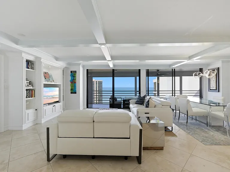4751 Gulf Shore Blvd N #Penthouse 7 — Photo 3