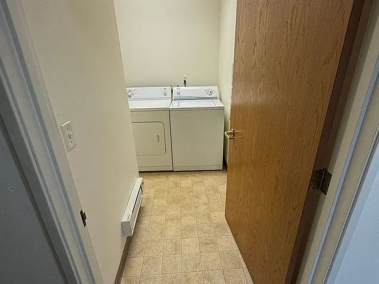 90 E Gridley Ave — Photo 73