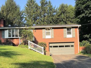 113 Lang Dr, Coraopolis, PA 15108
