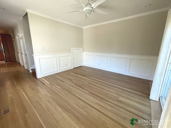 3rd image of 1240 Oak Grove Ave