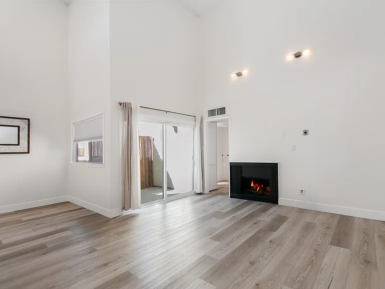 1339 N Columbus Ave #304 — Photo 4