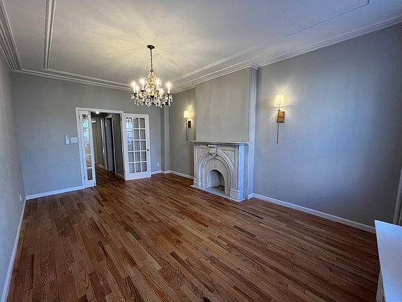 2nd image of 634 Catharine St #1