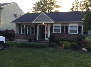 129 Manor Rd, Hatboro, PA 19040