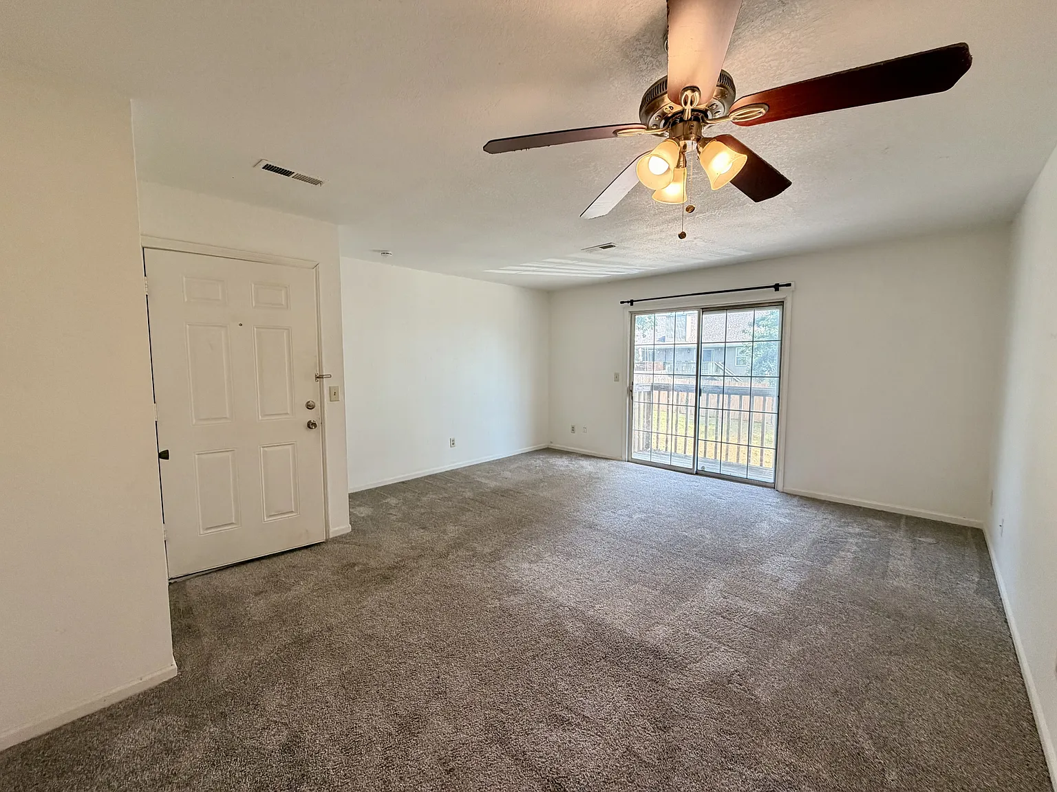 207 NW Barr Road - B — Photo 2