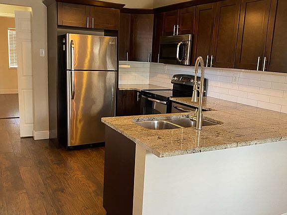 3rd image of 3203 W Hartnett Ave
