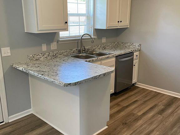 4th image of 1062 Brandy Ln #1