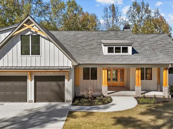 19 Lord Byron Ln, Travelers Rest, SC 29690