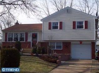 10 Hilton Rd, Mount Holly, NJ 08060