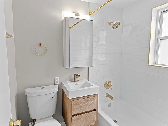 The Flats at Wasson Way Bathroom