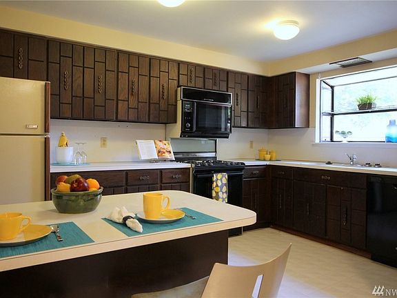2nd image of 1701 Homann Dr SE