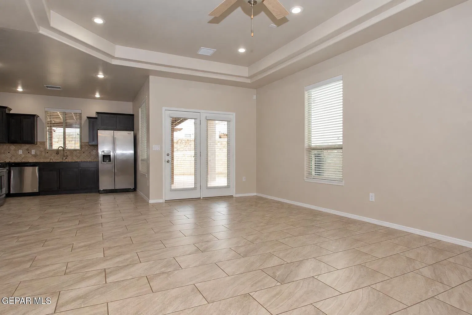 3 bed, 2.0 bath, 1430 sqft, $1,800 — Photo 4