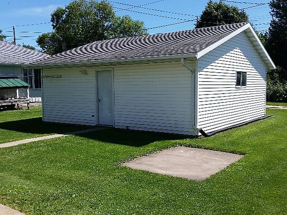 2nd image of 309 2nd Ave NW