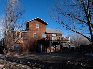 15 E Vigil Rd, Arroyo Hondo, NM 87513