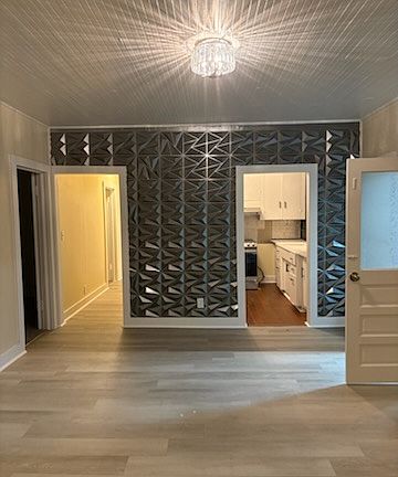 ACCENT WALL DINING AREA