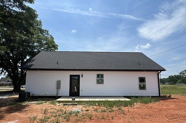 2nd image of 2446 Whitehall Rd