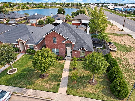 3rd image of 1000 Pikes Peak Dr