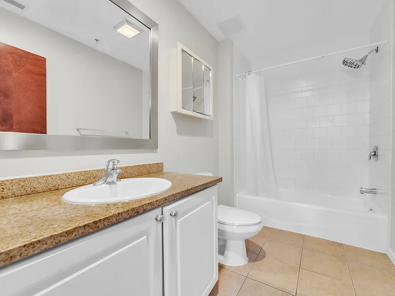 210-303 Farmington Ave #C303 — Photo 9