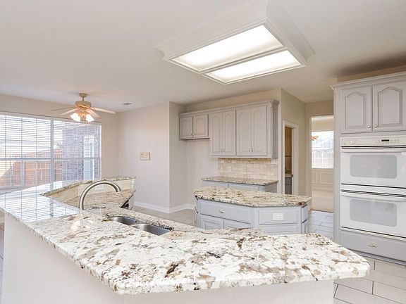 3rd image of 8512 Mesa Verde Dr