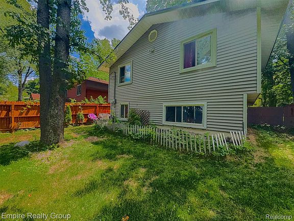 5th image of 2716 Sinclair Ave