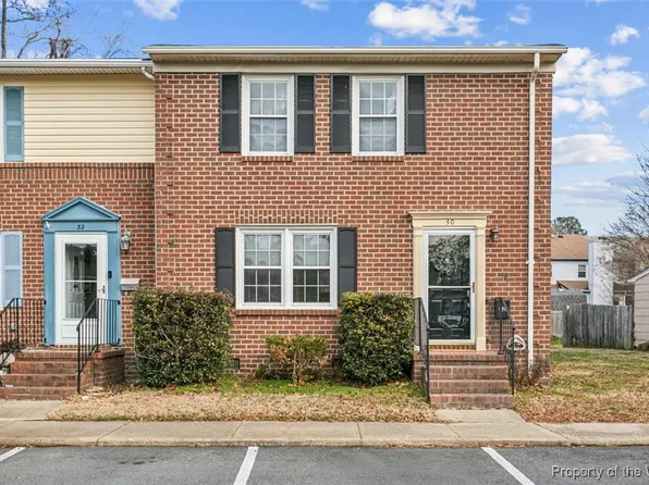 30 Charles Parish Dr, Poquoson, VA 23662