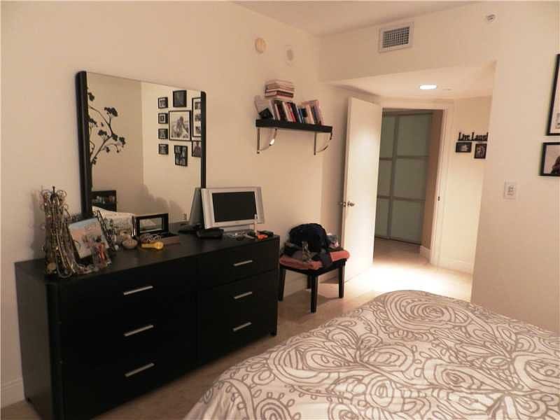 1st image of 1330 West Ave APT 2209